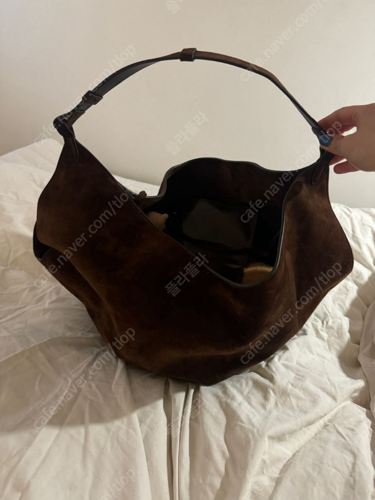 스웨이드 호보백 케이트 로투스백 미듐 브라운--5