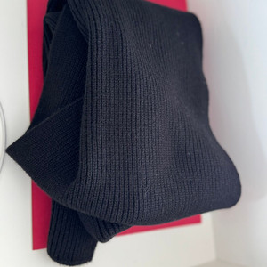 띠어리 머플러 블랙