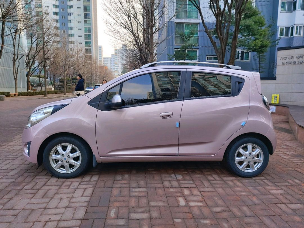 개인이팝니다. 5만키로 스파크 오토 경차 소형차 저렴하게 팝니다.--2