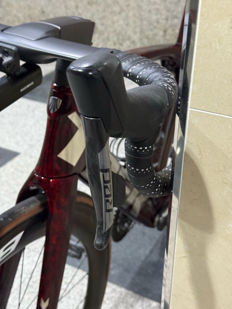 트렉 마돈 6세대 slr9 스페셜 오더 컬러 최상급 구성 스램 레드 전동 구동계 풀카본 로드 자전거 이미지