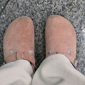 버켄스탁 보스턴 퍼 핑크 245사이즈 (고급 비브람 밑창 완료)