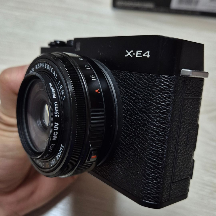 후지필름 X-E4 팝니다 (렌즈팔림) 이미지