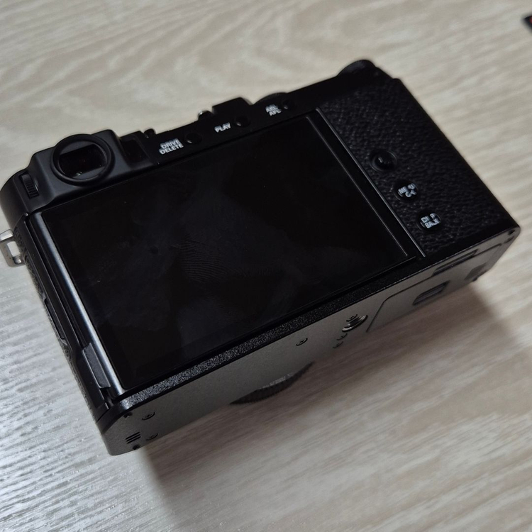 후지필름 X-E4 팝니다 (렌즈팔림) 이미지