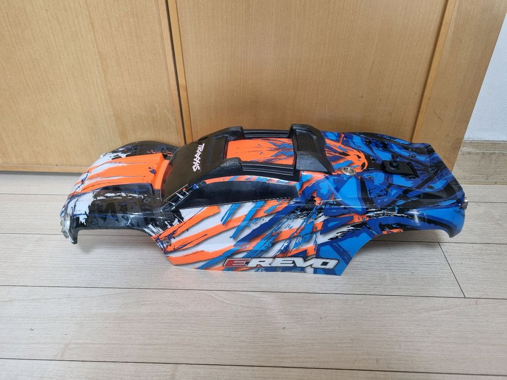 [RC카용품]트랙사스 뉴이레보 풀led바디 트러기 몬스터트럭 알씨카 이미지