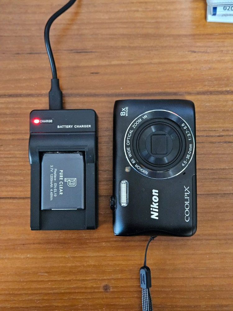 니콘 쿨픽스 s3700 이미지