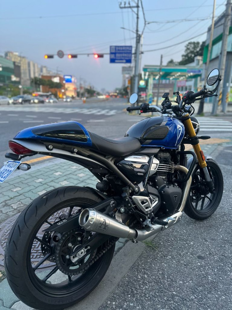 트라이엄프 스피드400 스크램블러 400x용 에로우 arrow 슬립온 머플러 이미지