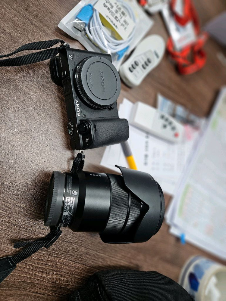 소니알파6400+selp18105g일괄--1