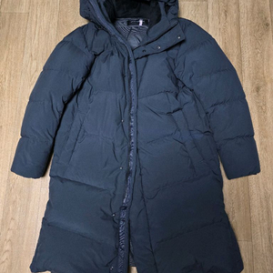 지오지아 롱 구스다운 카키그레이 100사이즈 팝니다