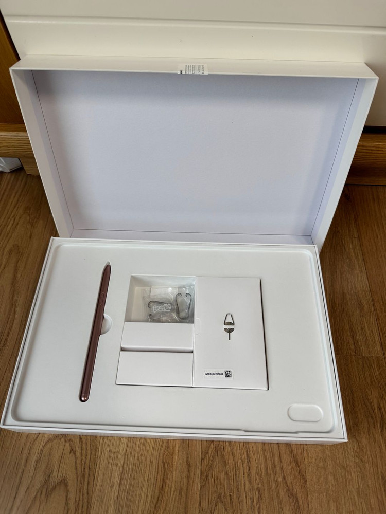 갤럭시 탭S7 플러스 256GB 팝니다! 47만 5G 태블릿 + S펜 세트--1