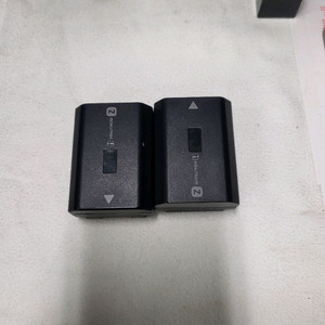 소니fz100배터리 판매합니다 연식24년식입니다 몇번안썻어요