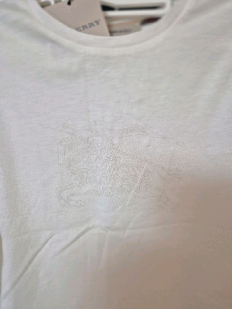 새상품)버버리 키즈 화이트 긴팔 티셔츠(6y)--1