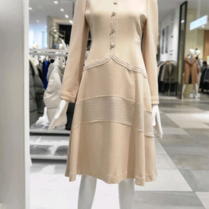 (새상품)올리브데올리브 슬림 플레어 버튼 원피스