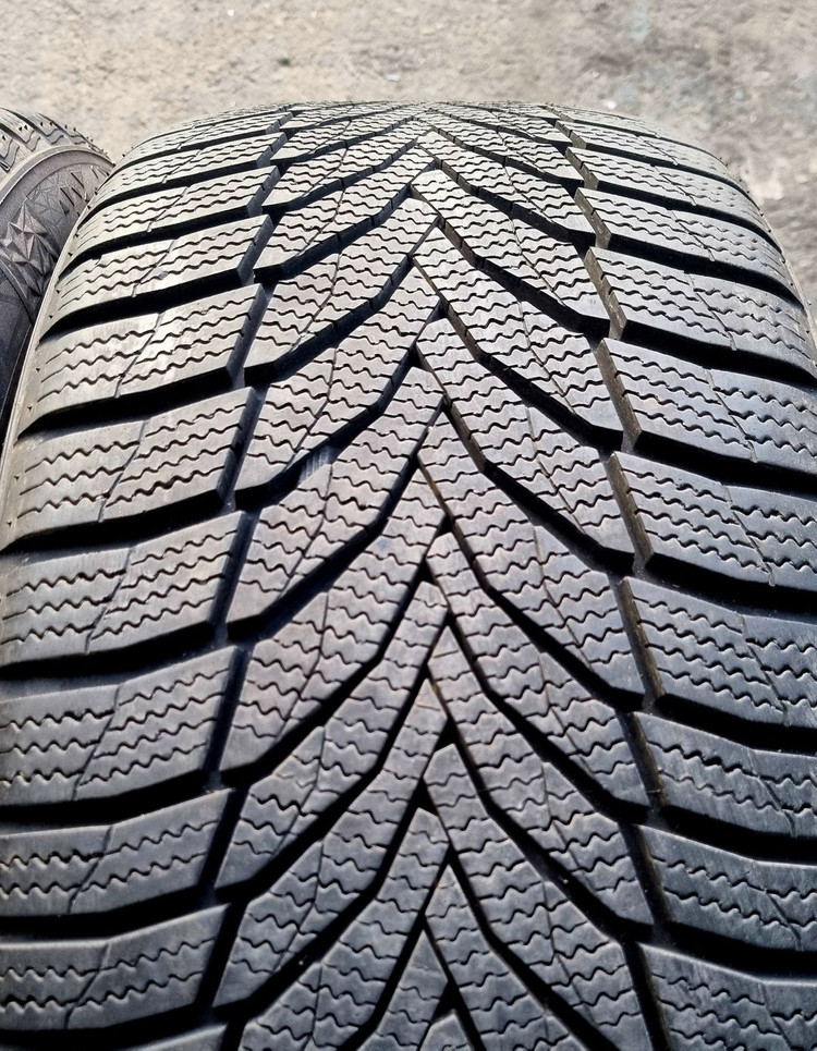 2254517 225 45 17 넥센 윈가드스포츠2 윈터 스노우타이어 팝니다 이미지