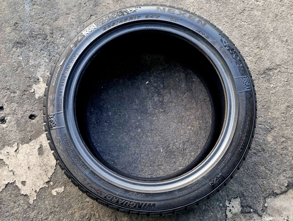 2254517 225 45 17 넥센 윈가드스포츠2 윈터 스노우타이어 팝니다 이미지