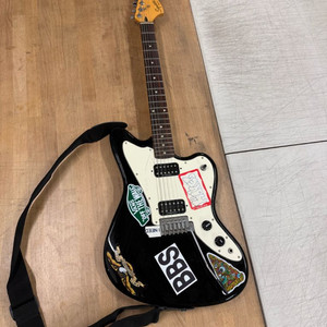 스콰이어 재그마스터 블랙 일렉기타