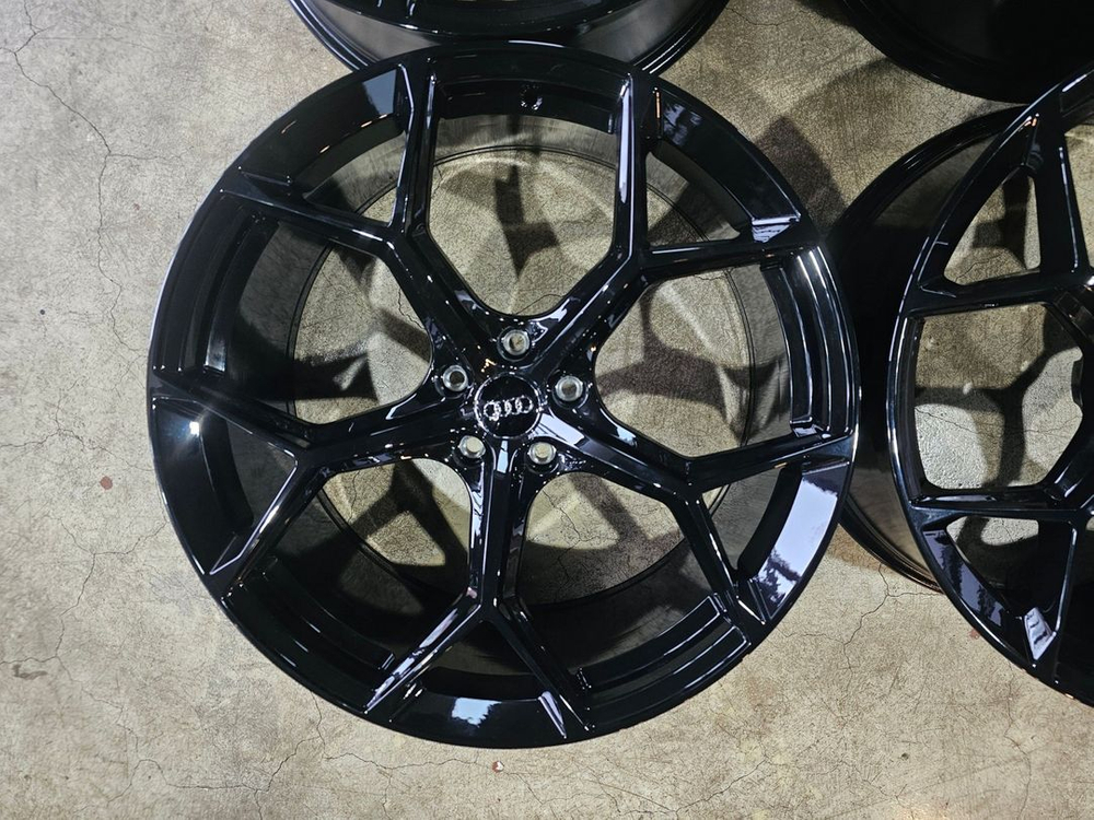 아우디 A6 전용 RS7 신형 글로스블랙 스타일 20인치 신품휠--2