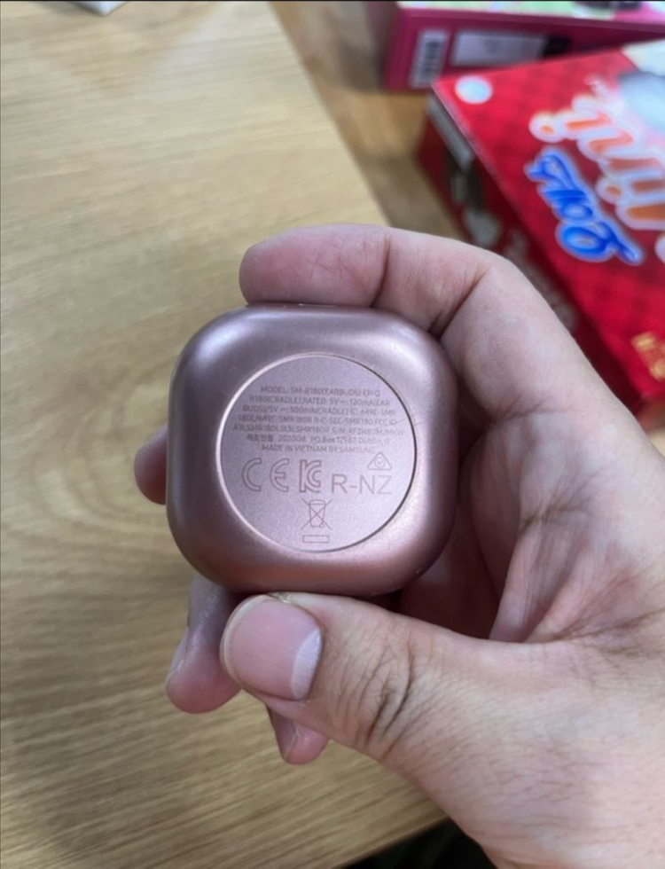 삼성 갤럭시 버즈 라이브--3