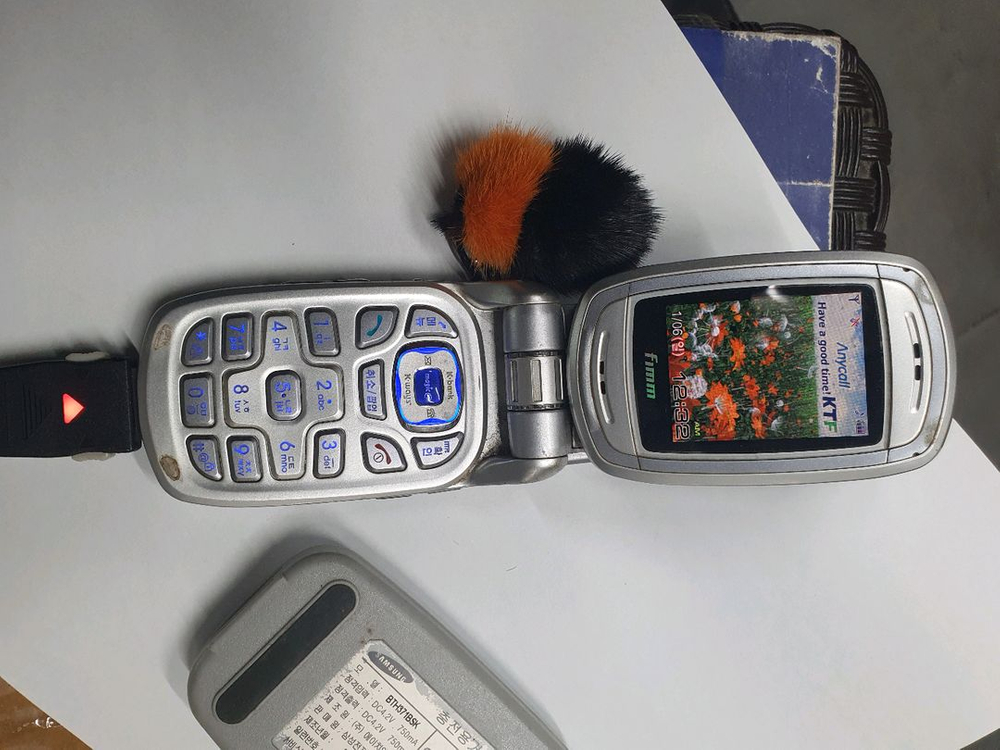 폴더폰 삼성 SPH V600 2G폰--2