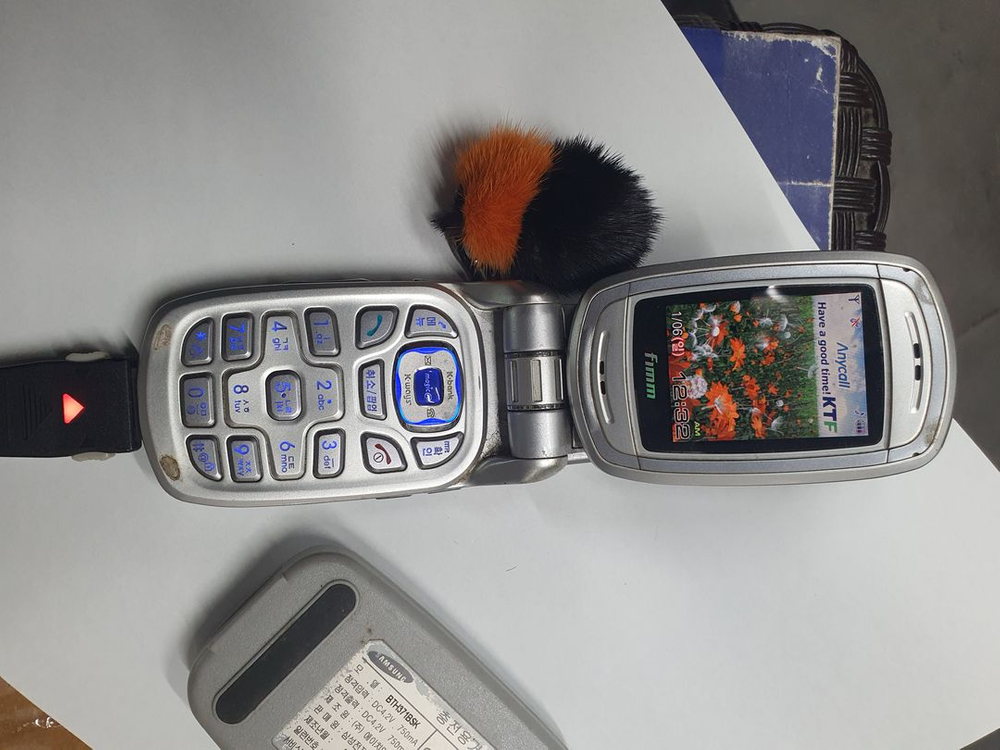 삼성 SPH V600 올드폰 2G폰 옛날폰 이미지