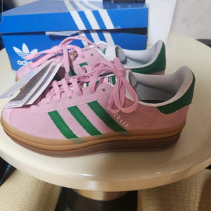 아디다스 가젤볼드