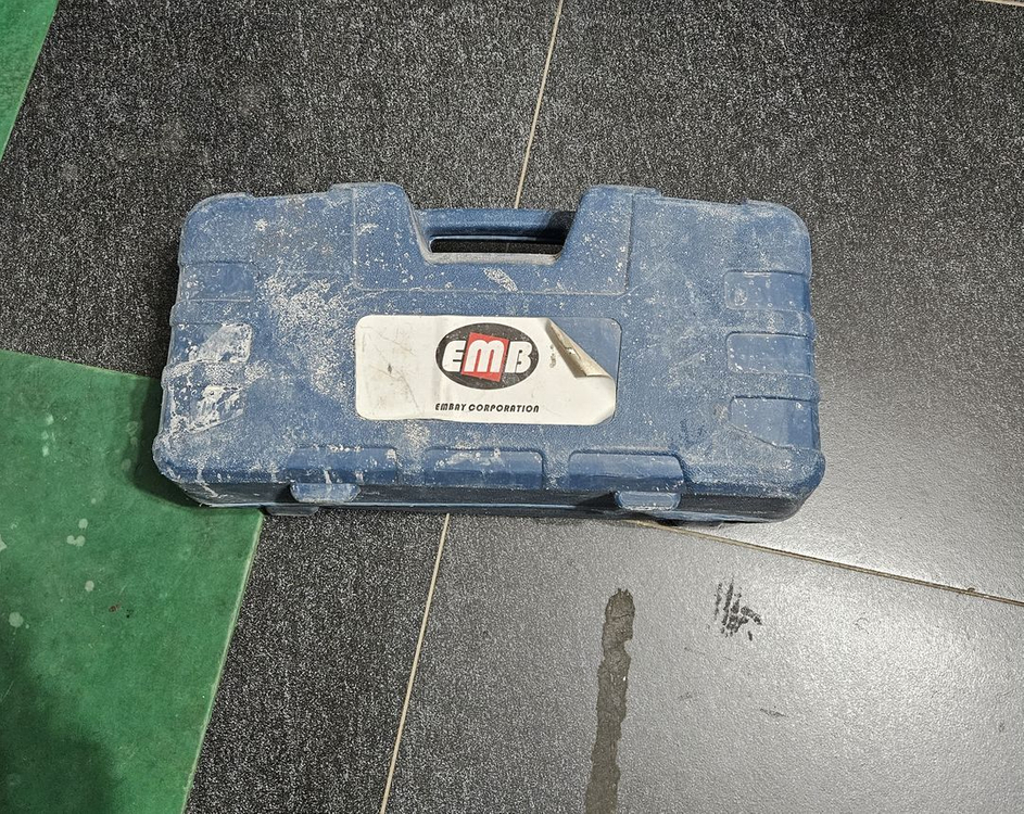 엠베이콘크리트홈파기 emb-121 습식 팝니다.--2