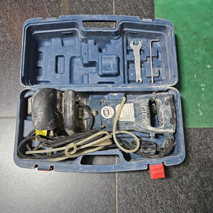 엠베이콘크리트홈파기 emb-121 습식 팝니다.