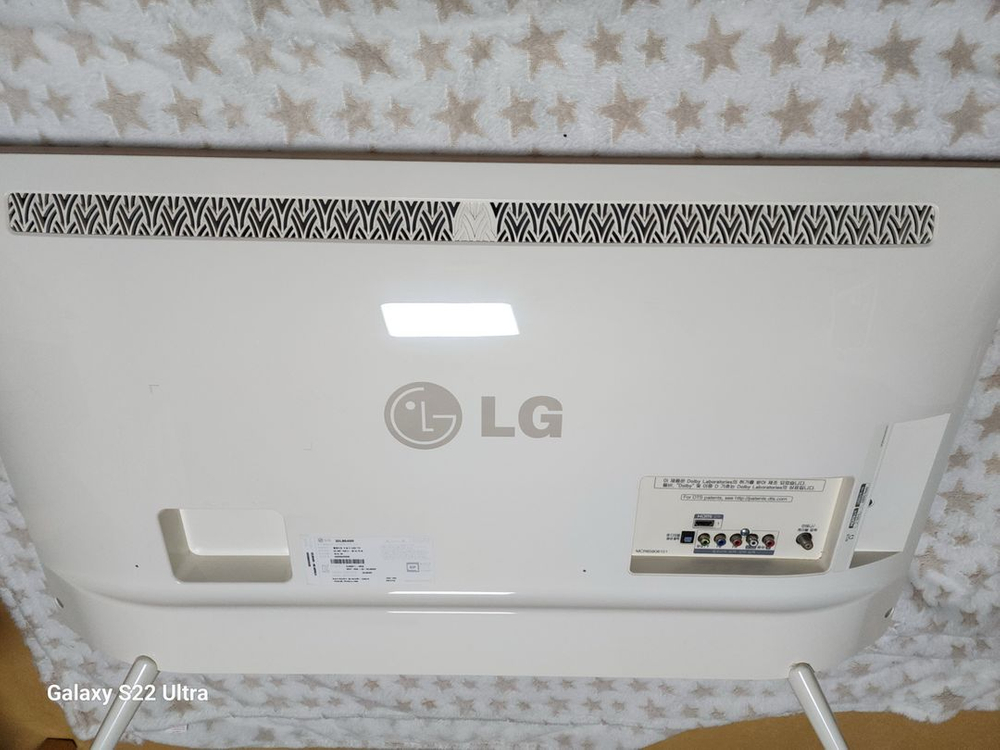 LG 32LB640R 32인치 레트로 빈티지 TV.화면이상없음. 전원선.리모컨--1