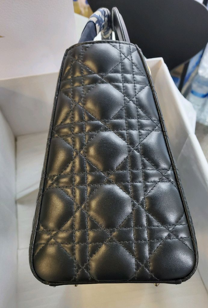 디올 레이디백 렘스킨 블랙 미디움 디올 미차 포함 팝니다--5