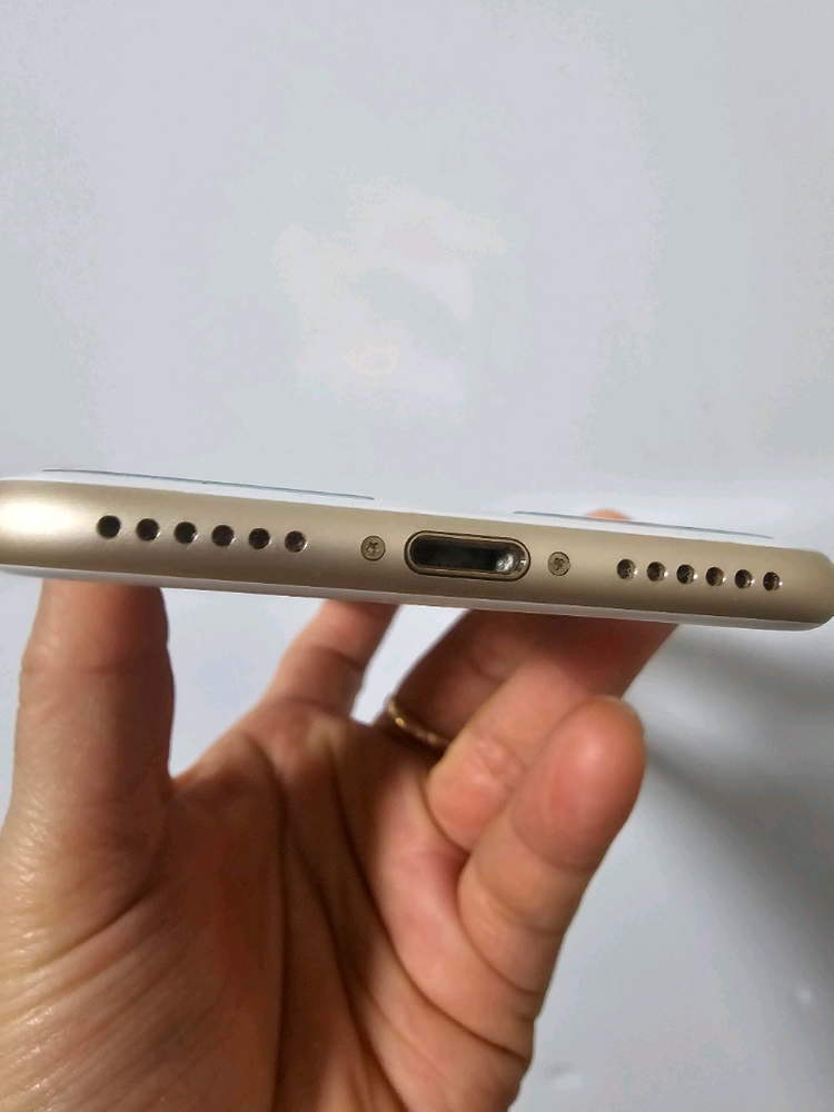 d120. 아이폰 7 128기가--2