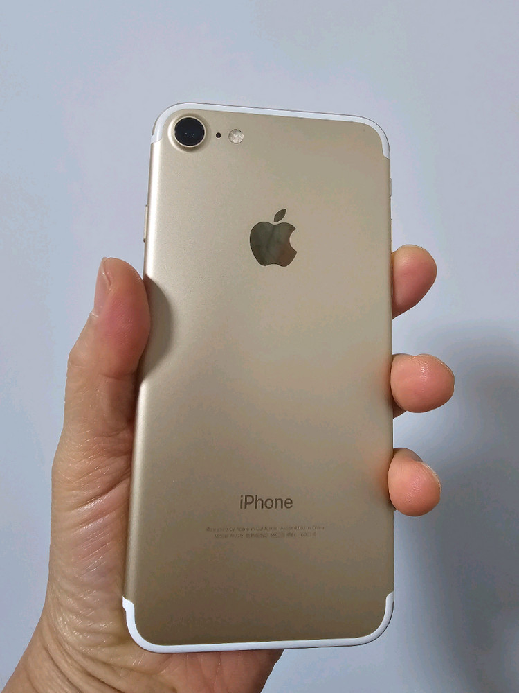 d120. 아이폰 7 128기가--4