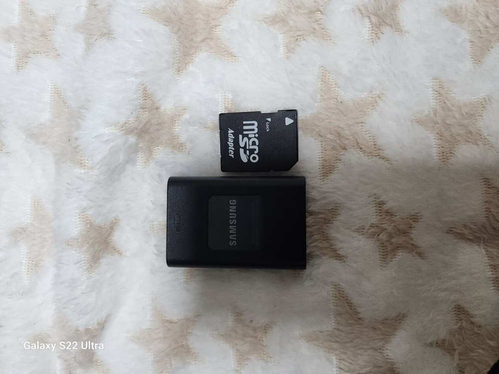 [디카] 삼성 미러리스 카메라 NX10 디지털카메라 빈티지디카.메모리32G.밧데리.충전기--2