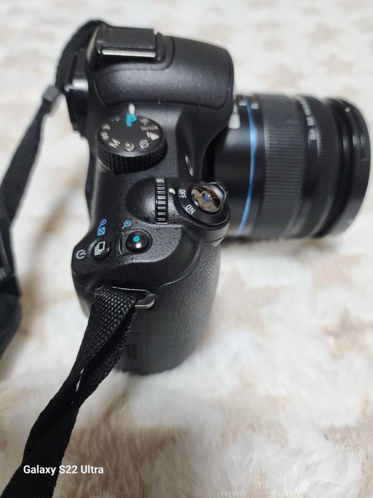 [디카] 삼성 미러리스 카메라 NX10 디지털카메라 빈티지디카.메모리32G.밧데리.충전기--3