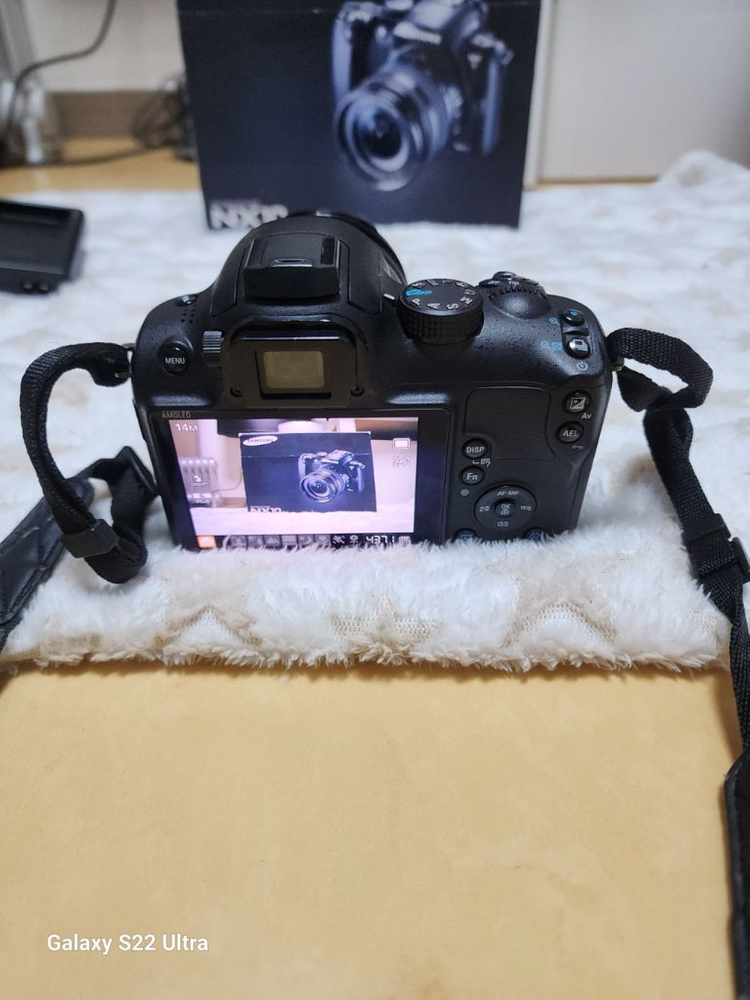 [디카] 삼성 미러리스 카메라 NX10 디지털카메라 빈티지디카.메모리32G.밧데리.충전기--5