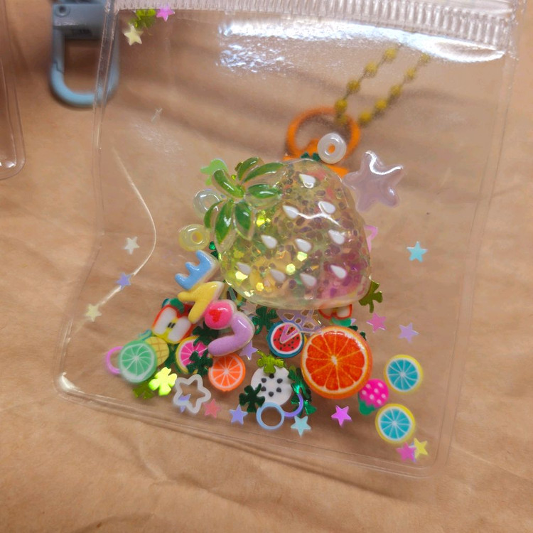 지퍼백 딸기 과일 D고리 키링 4개. 이미지