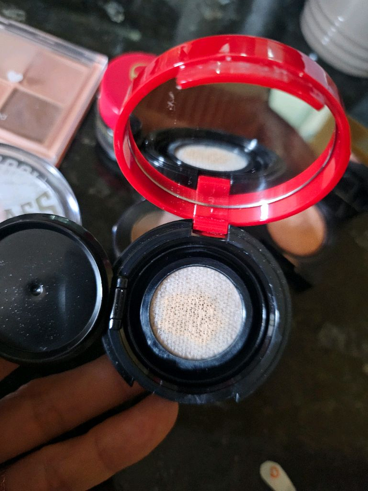 지방시미니쿠션 맥섀도우 발렌티노 섀도우 등 이미지