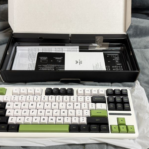 S급 미사용품 아우라 독거미 F87 pro 초록색 회목축