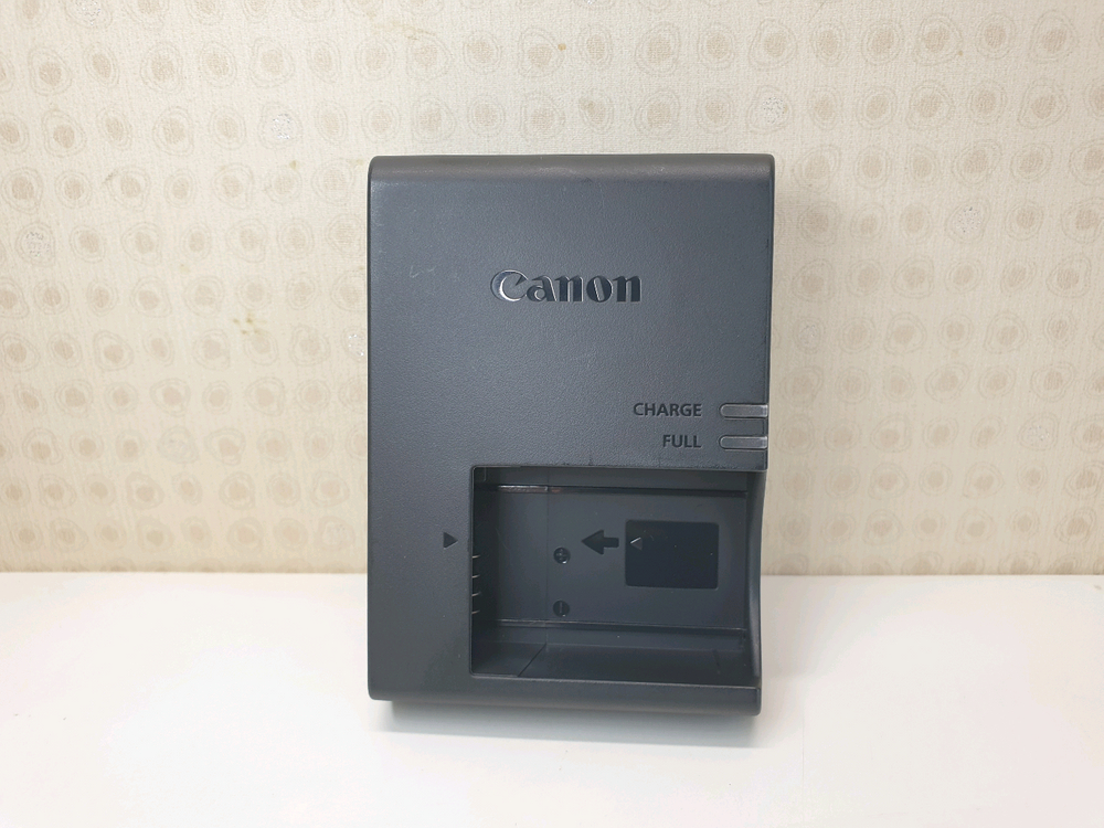 캐논 LC-E17E 배터리 충전기(LP-E17전용)(RP R50 800D--1