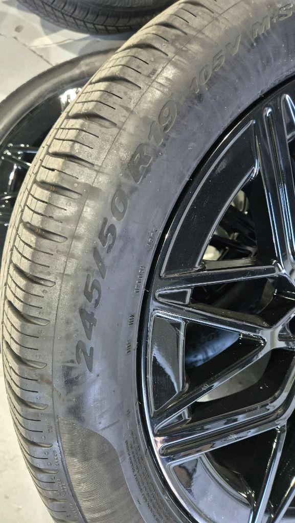 제네시스 G90 19인치 순정휠 타이어 세트--2