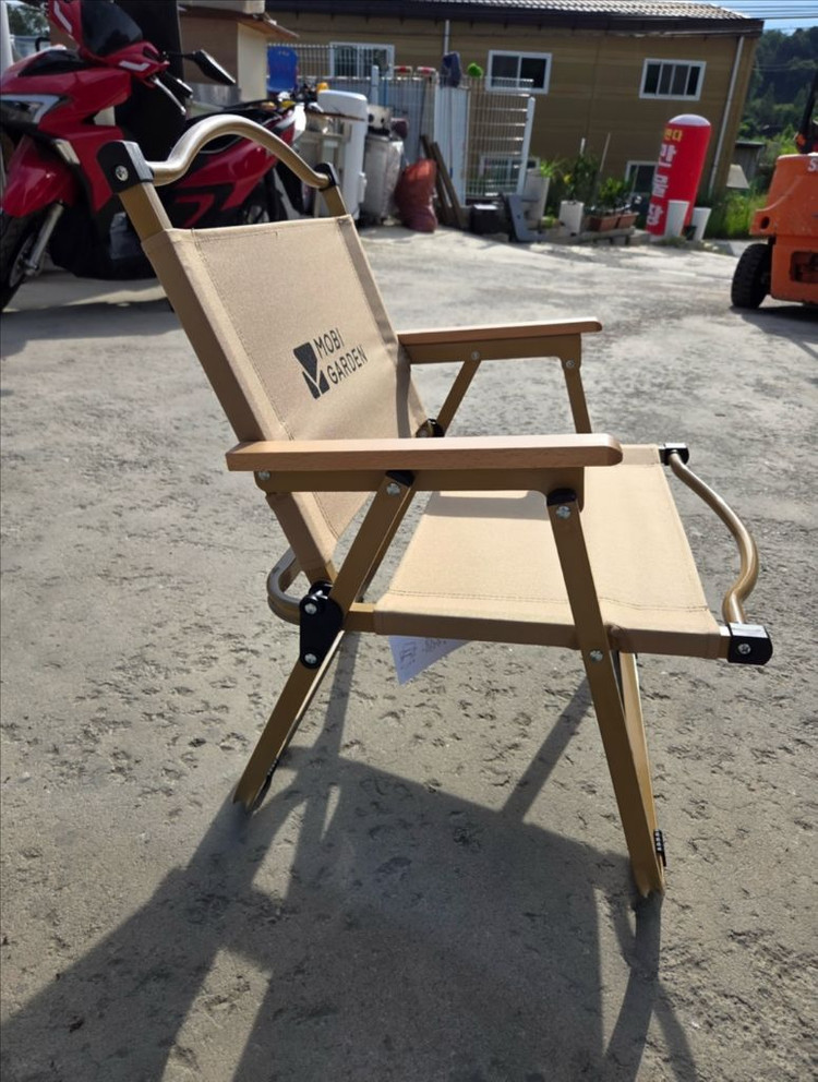 모비가든 캠핑 커밋체어 샌드 접이식 경량 의자--1