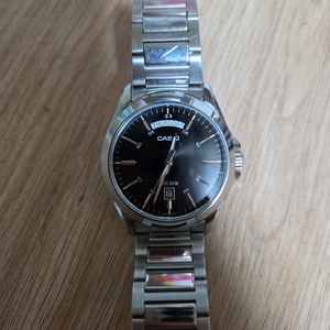 카시오 데이데이트 시계