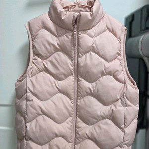 유니클로 키즈 경량 패딩조끼 120사이즈