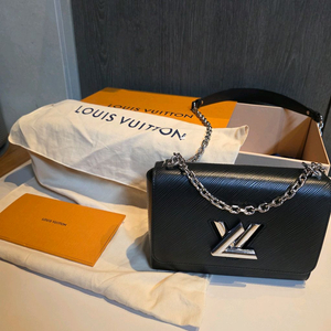 루이비통 트위스트 MM 블랙 에피 가죽 은장