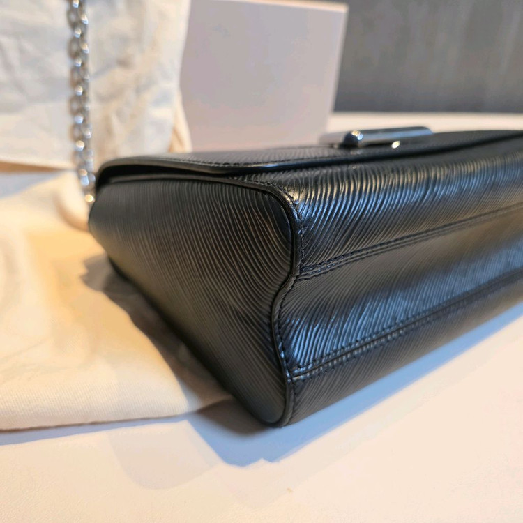 루이비통 트위스트 MM 블랙 에피 가죽 은장--5