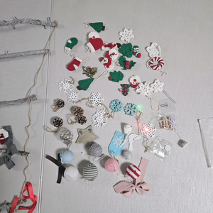 겨울 크리스마스 벽걸이 트리 + 장식 소품 오너먼트