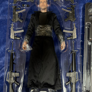 핫토이 매트릭스1 네오 키아누 리브스 12인치 피규어 단순 개봉품 판매합니다.