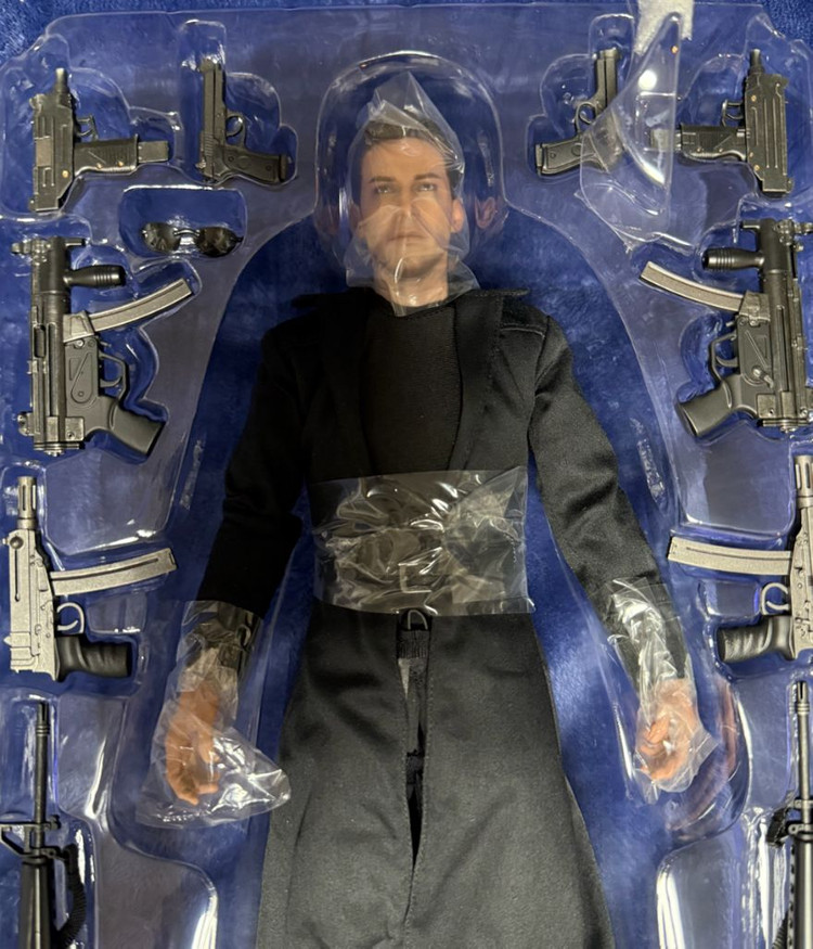 핫토이 매트릭스1 네오 키아누 리브스 12인치 피규어 단순 개봉품 판매합니다.--1