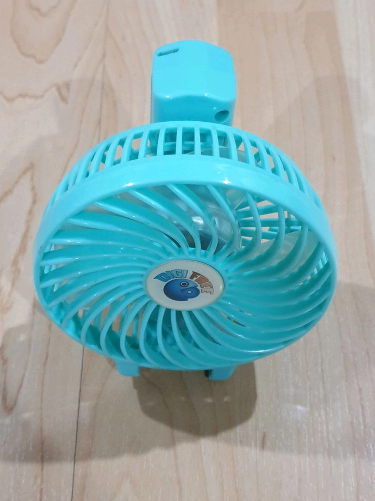 휴대용 미니 선풍기 2개 판매합니다 이미지