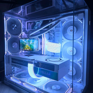 라이젠9 9950X3D RTX5090 화이트PC 팝니다 이미지