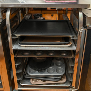 베이킹 업소용 렉 바퀴달린 이동형 렉 팝니다.