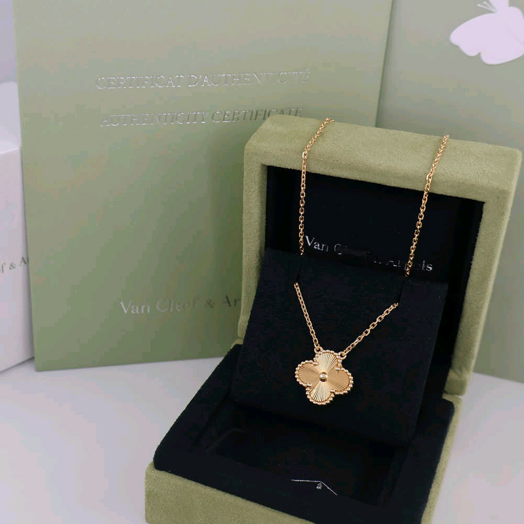 (구해요) 반클리프 기요세 옐로우골드 목걸이--1